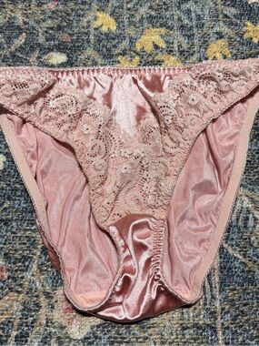 Vintage Victoria’s Secret 2003 Satin High Leg Brief Panty Rare Y2K Pink